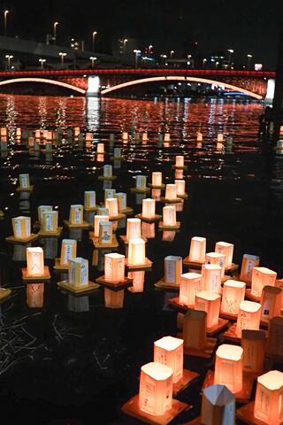 隅田川とうろう流しの写真