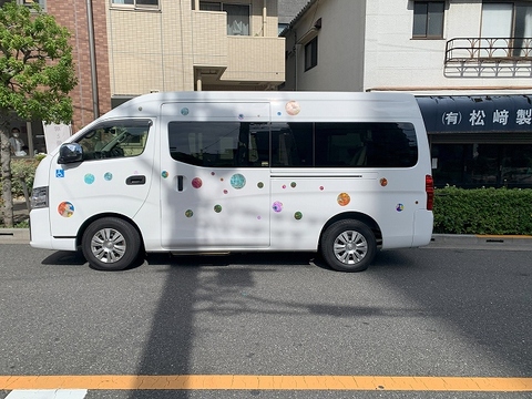 送迎車側面