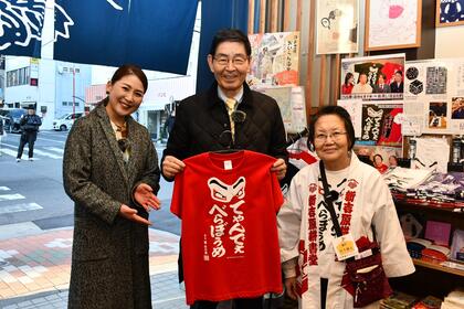 「江戸新吉原耕書堂」にて記念撮影