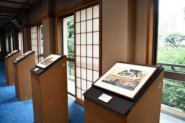 待乳山聖天での浮世絵展示の写真